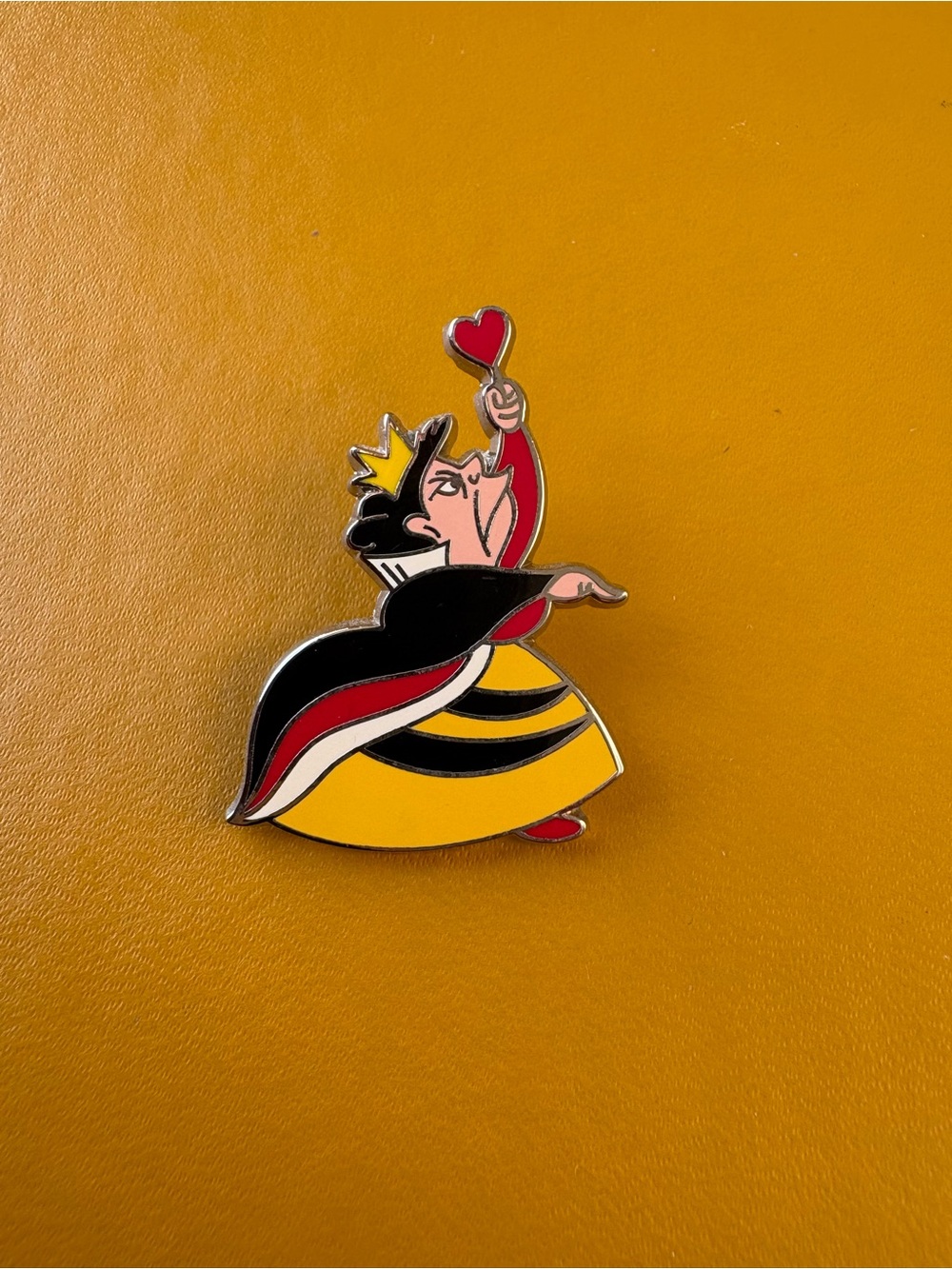 Alice in Wonderland Queen of Hearts Cartoon Disney Collector  Enamel Pin